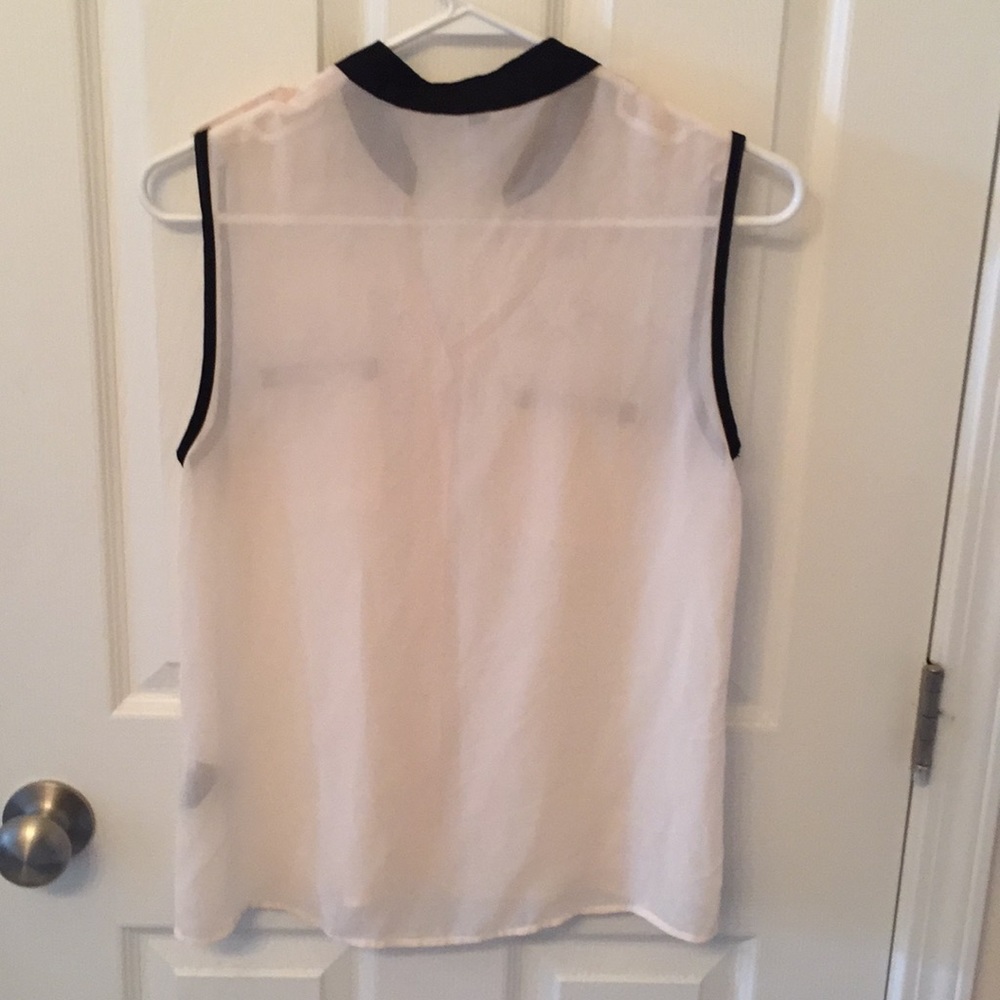 Short sleeved blouse - Picture 2 of 2